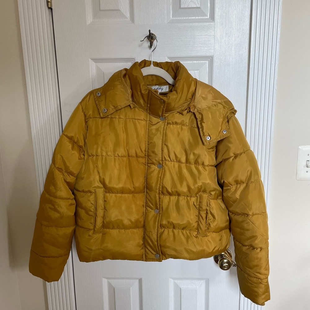 Sebby Cropped Yellow Puffer